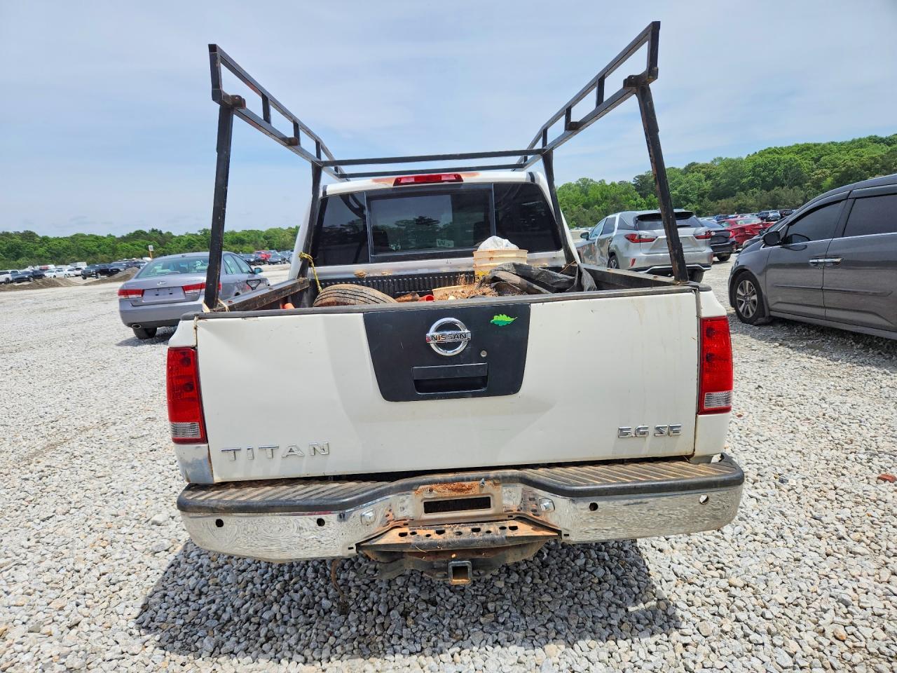 NISSAN TITAN 2005 — 7
