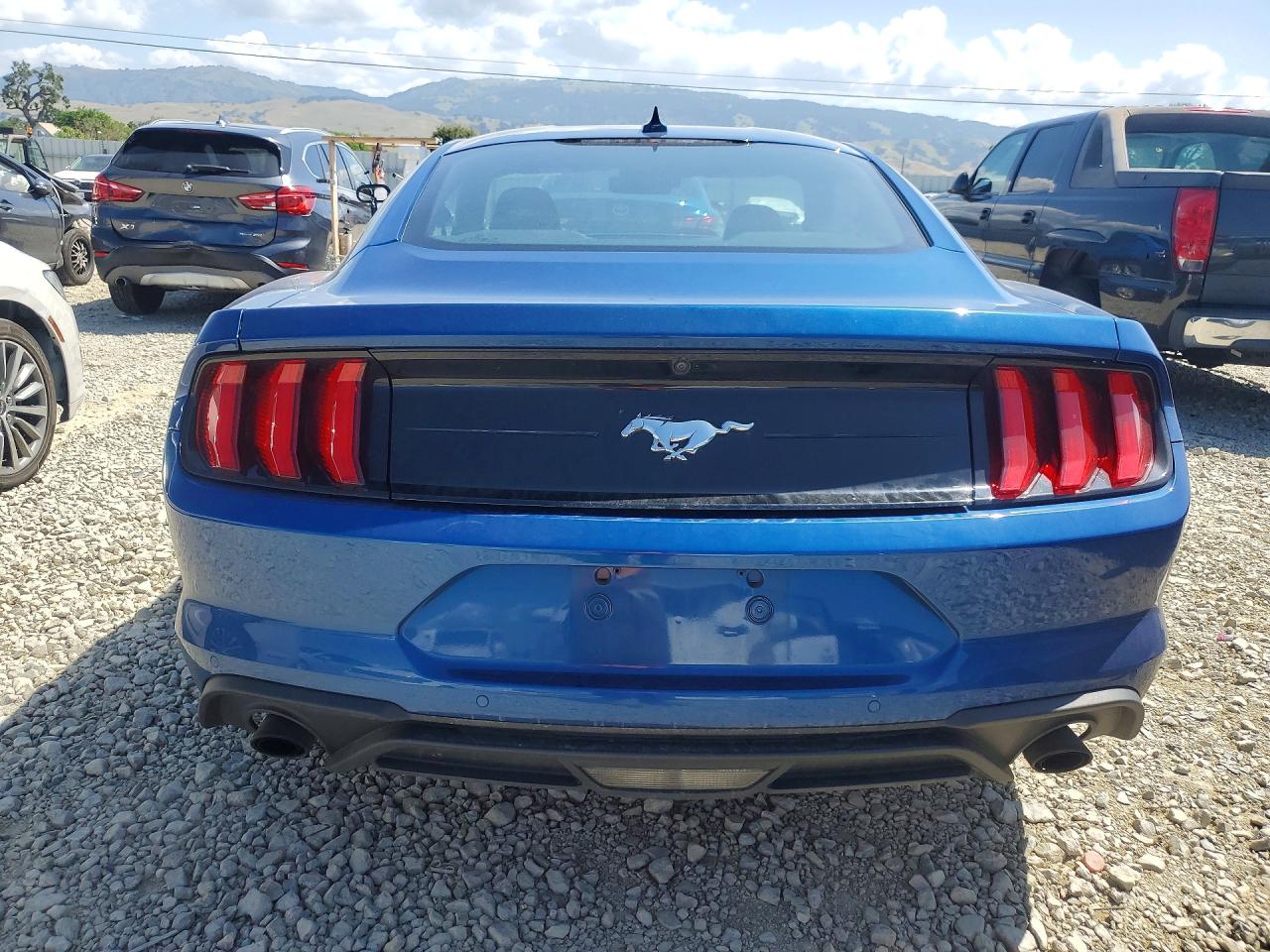 FORD MUSTANG 2022 — 7