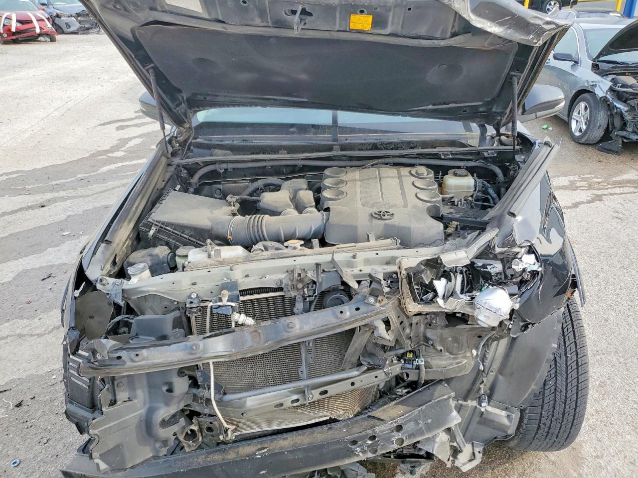 TOYOTA 4RUNNER 2015 — 13