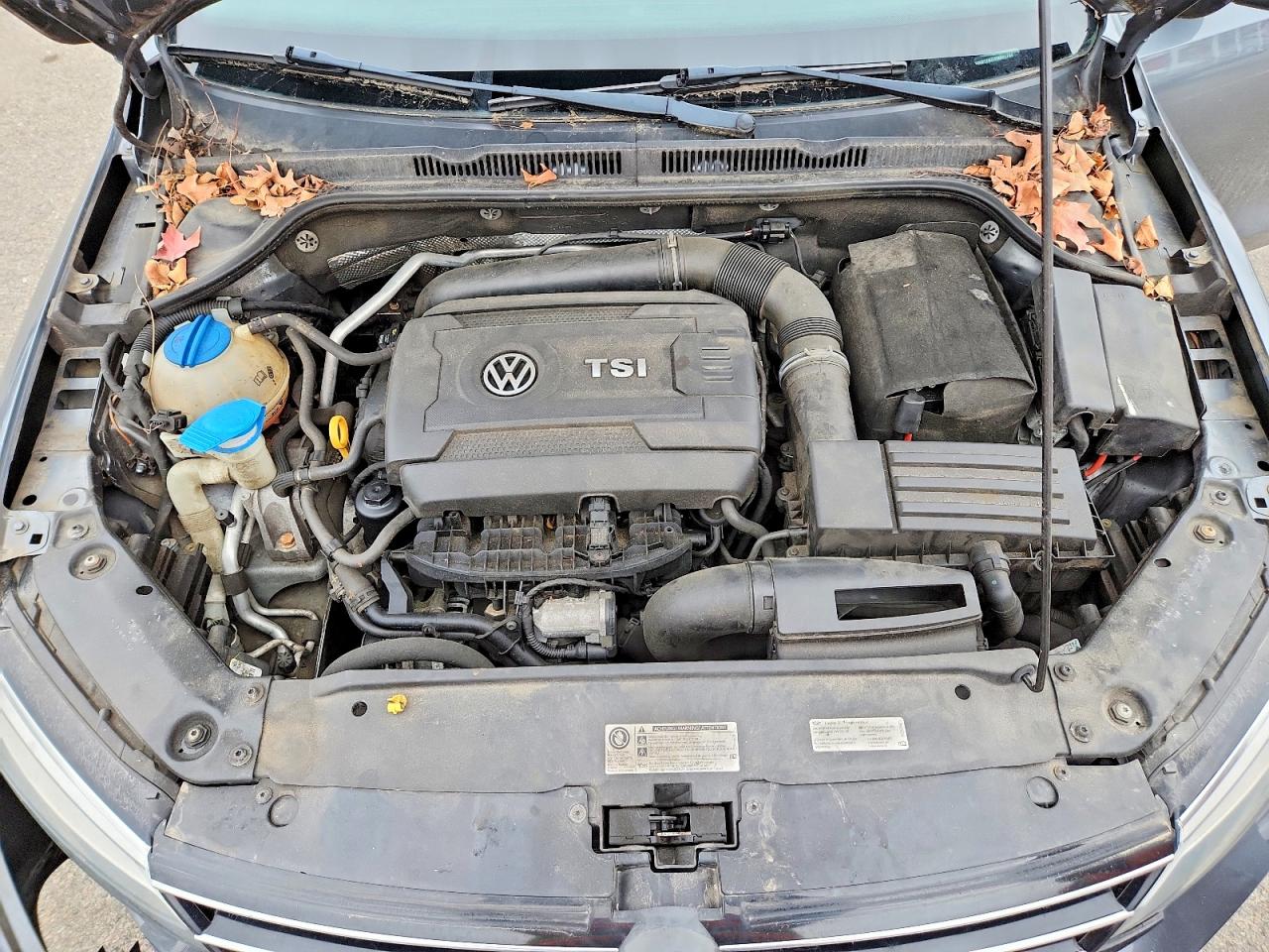 VOLKSWAGEN JETTA 2015 — 12