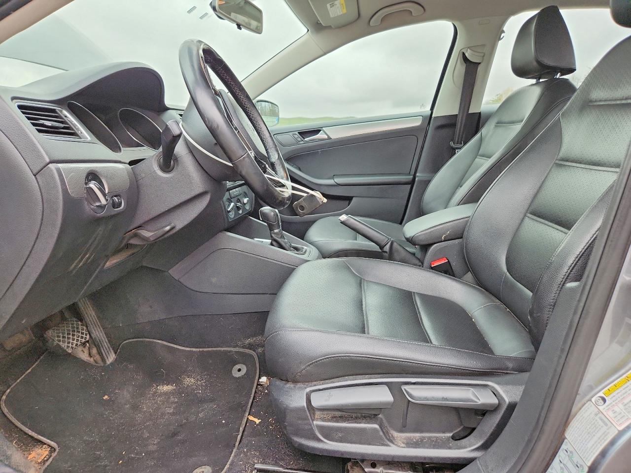 VOLKSWAGEN JETTA 2015 — 8