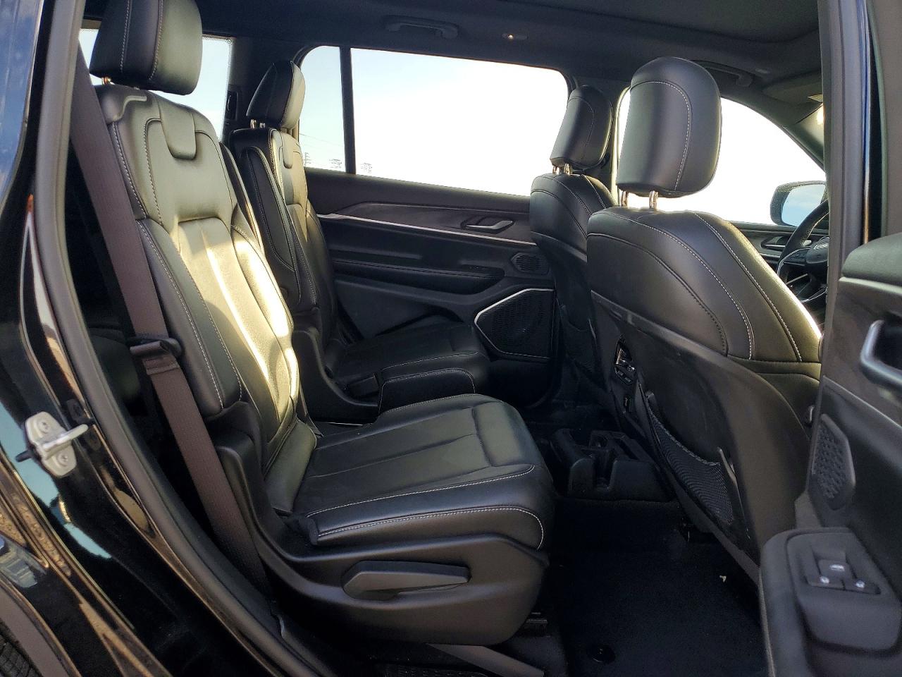 JEEP GRAND CHEROKEE 2024 — 12