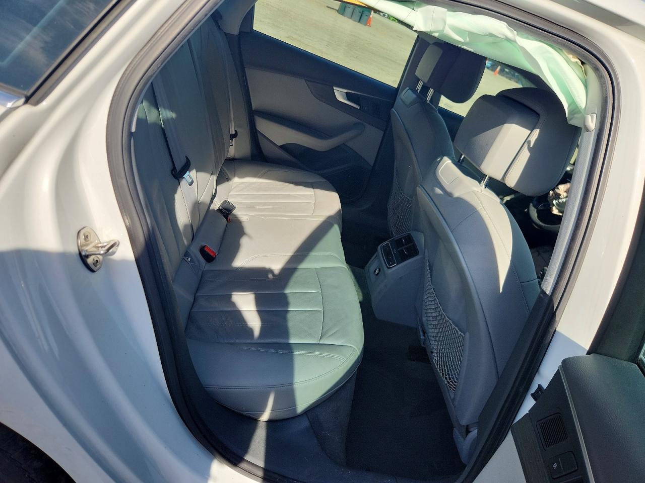 AUDI A4 2017 — 11