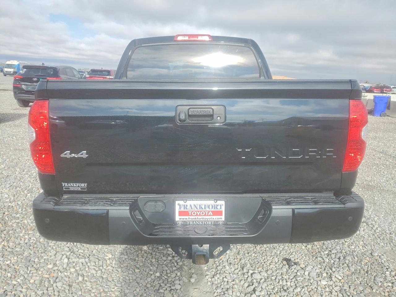 TOYOTA TUNDRA 2019 — 7