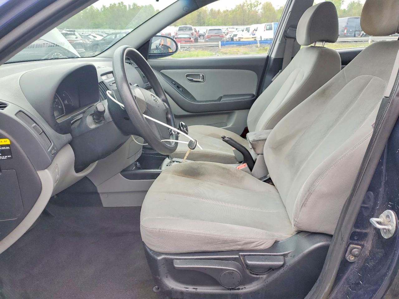 HYUNDAI ELANTRA 2010 — 8