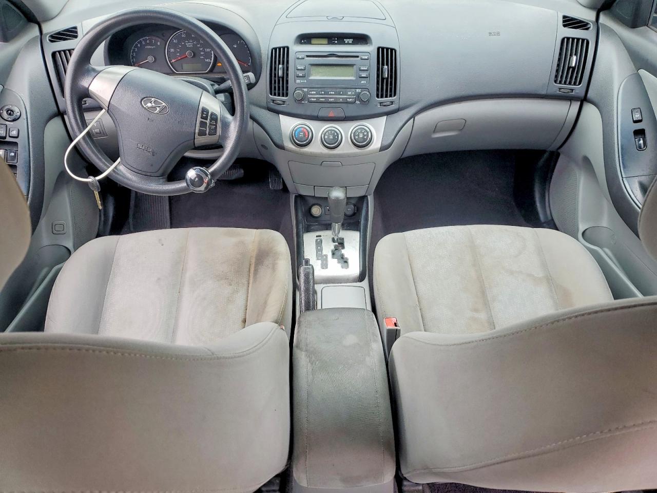 HYUNDAI ELANTRA 2010 — 9