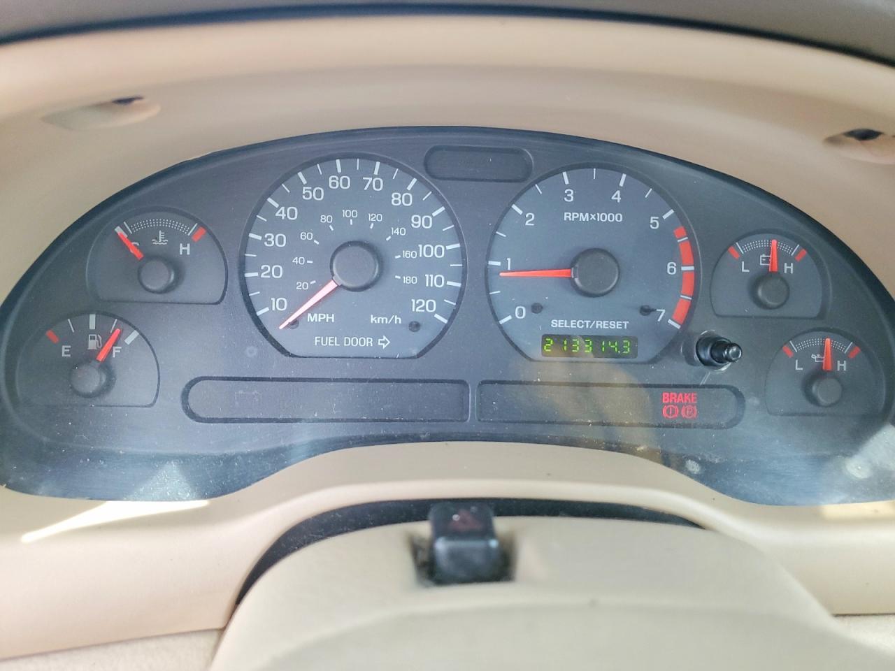 FORD MUSTANG 2004 — 10