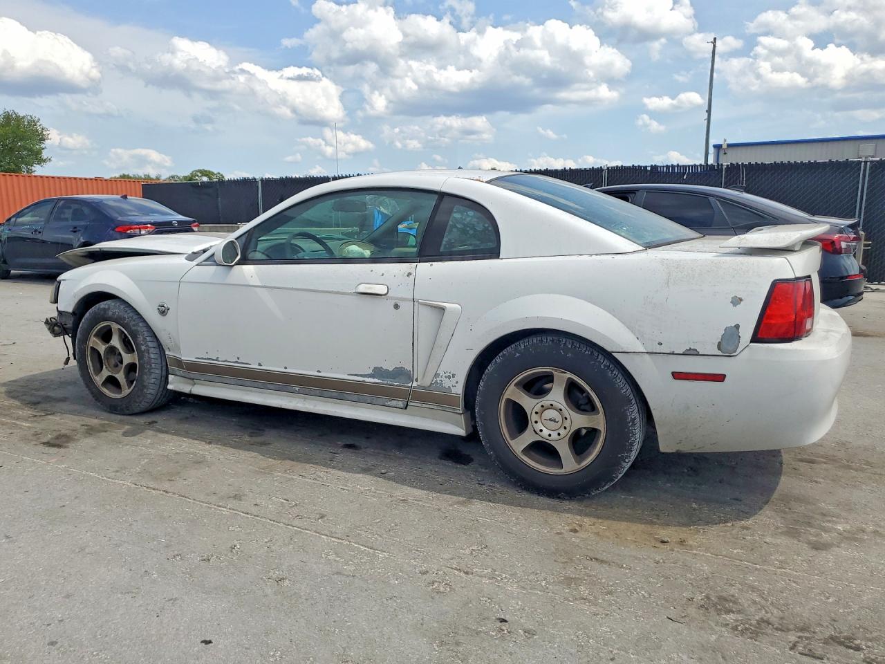 FORD MUSTANG 2004 — 3
