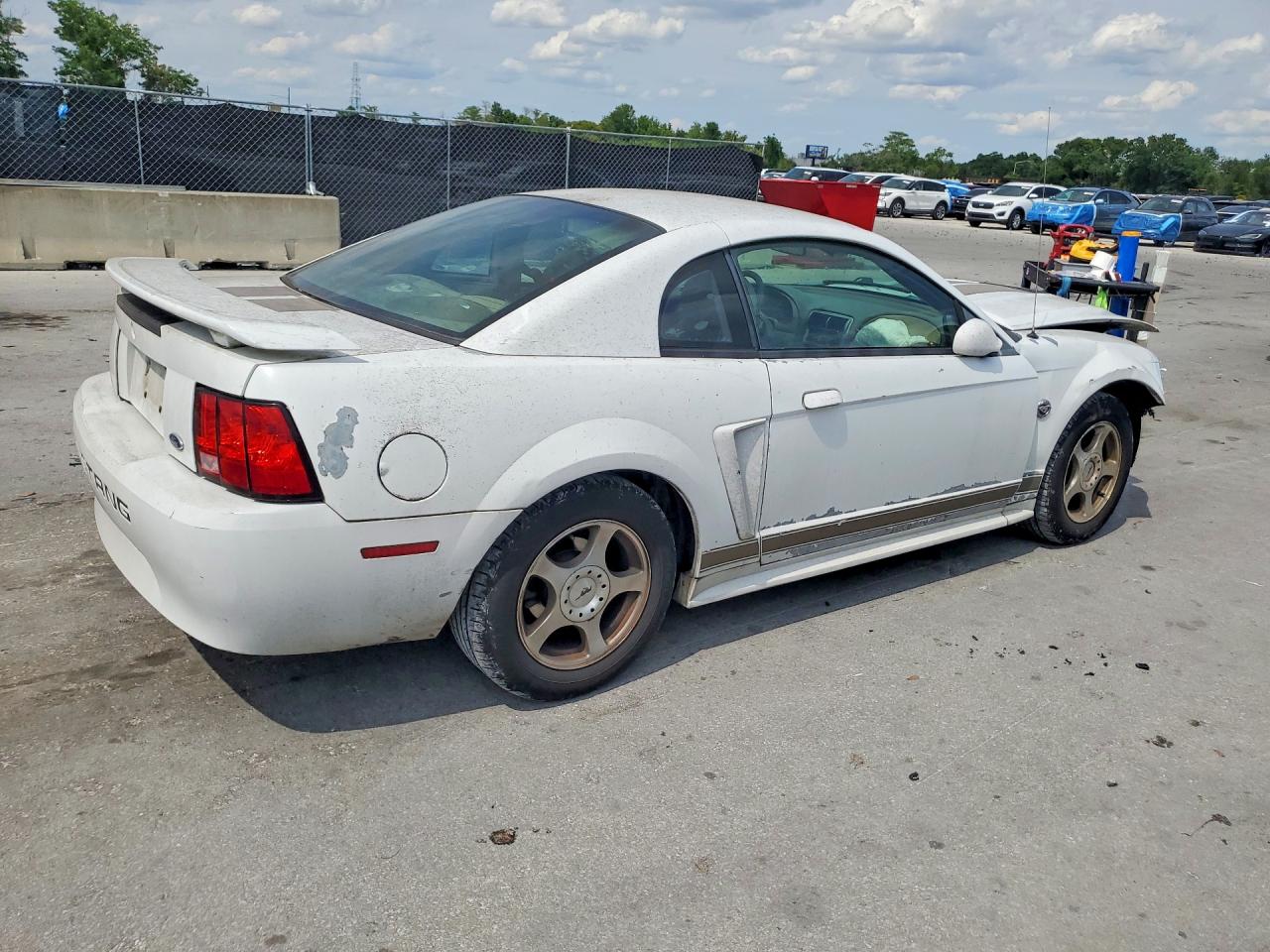 FORD MUSTANG 2004 — 4