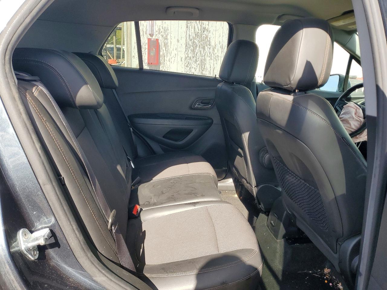 CHEVROLET TRAX 2021 — 12