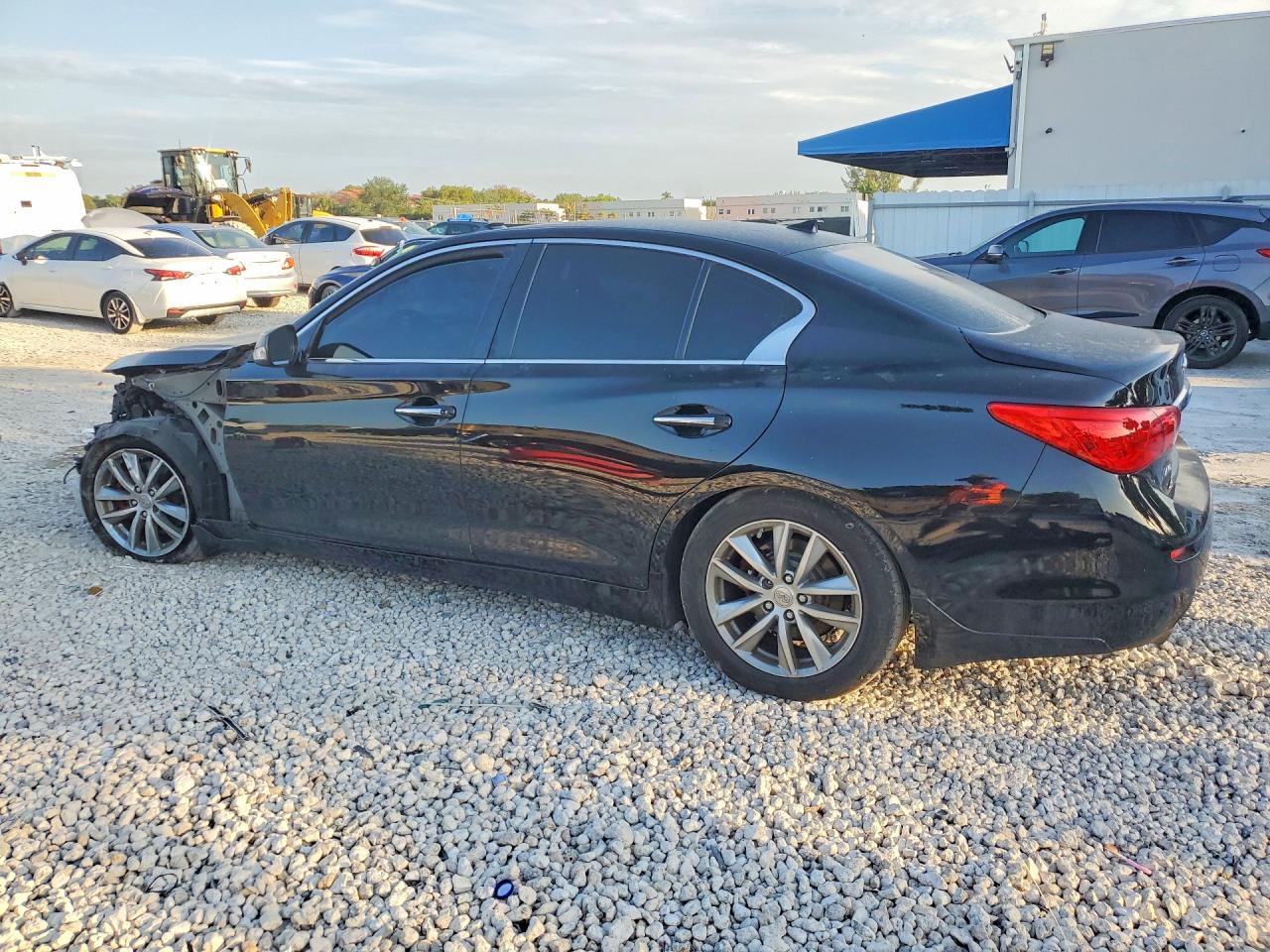 INFINITI Q50 2017 — 3