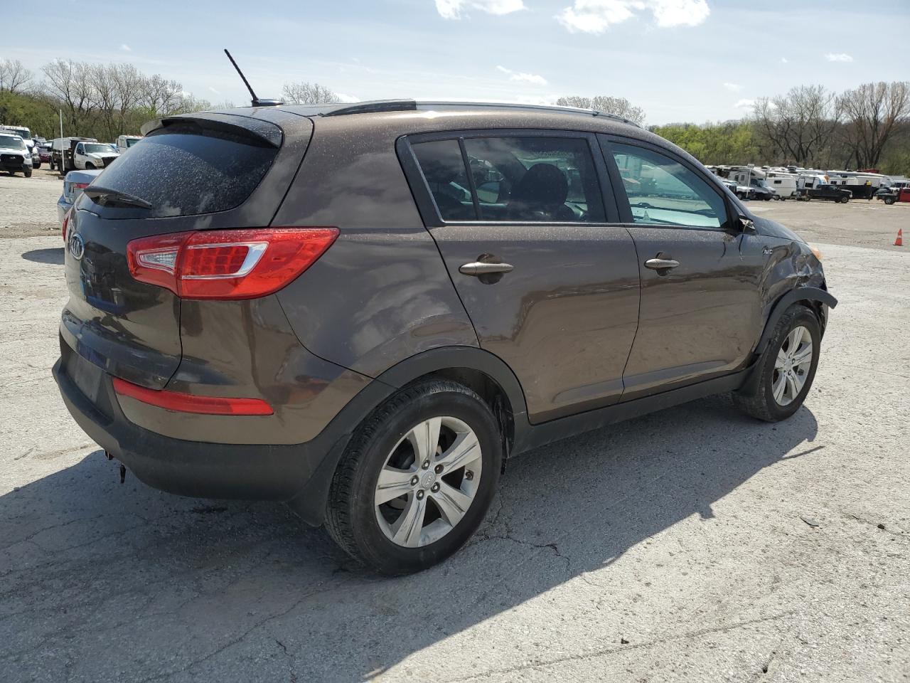 KIA SPORTAGE 2011 — 4