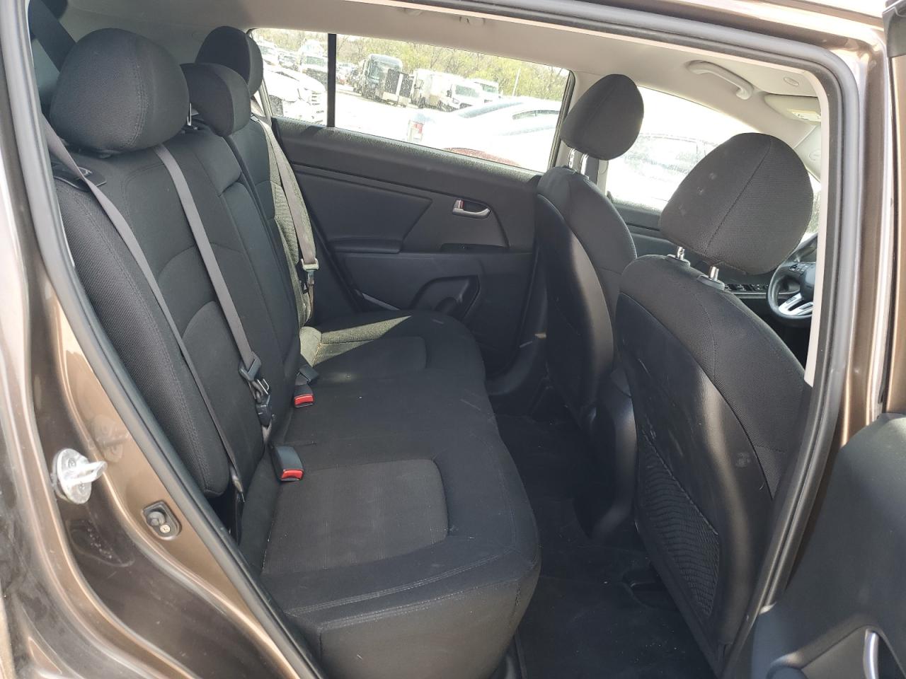 KIA SPORTAGE 2011 — 12