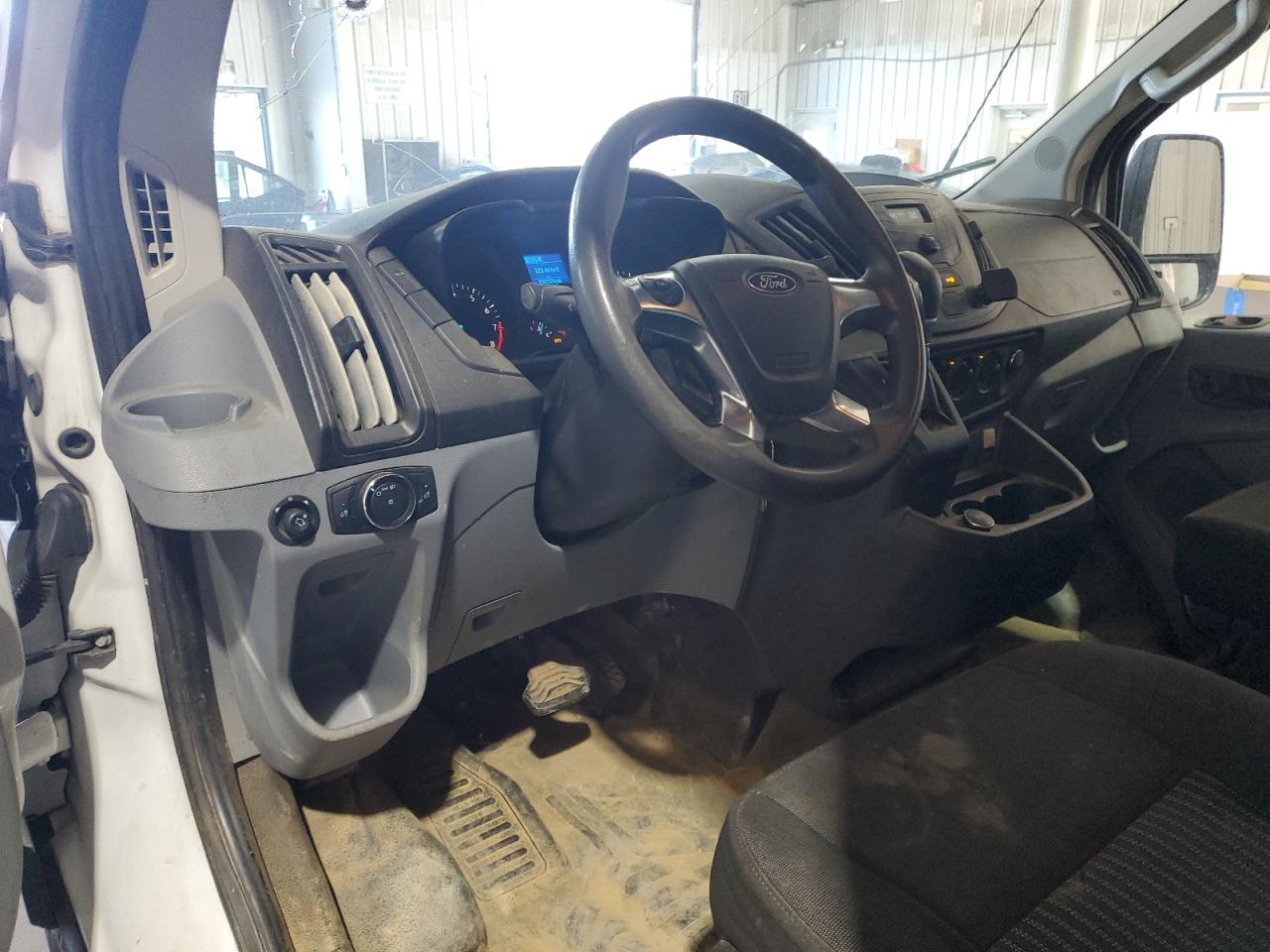 FORD TRANSIT 2017 — 9