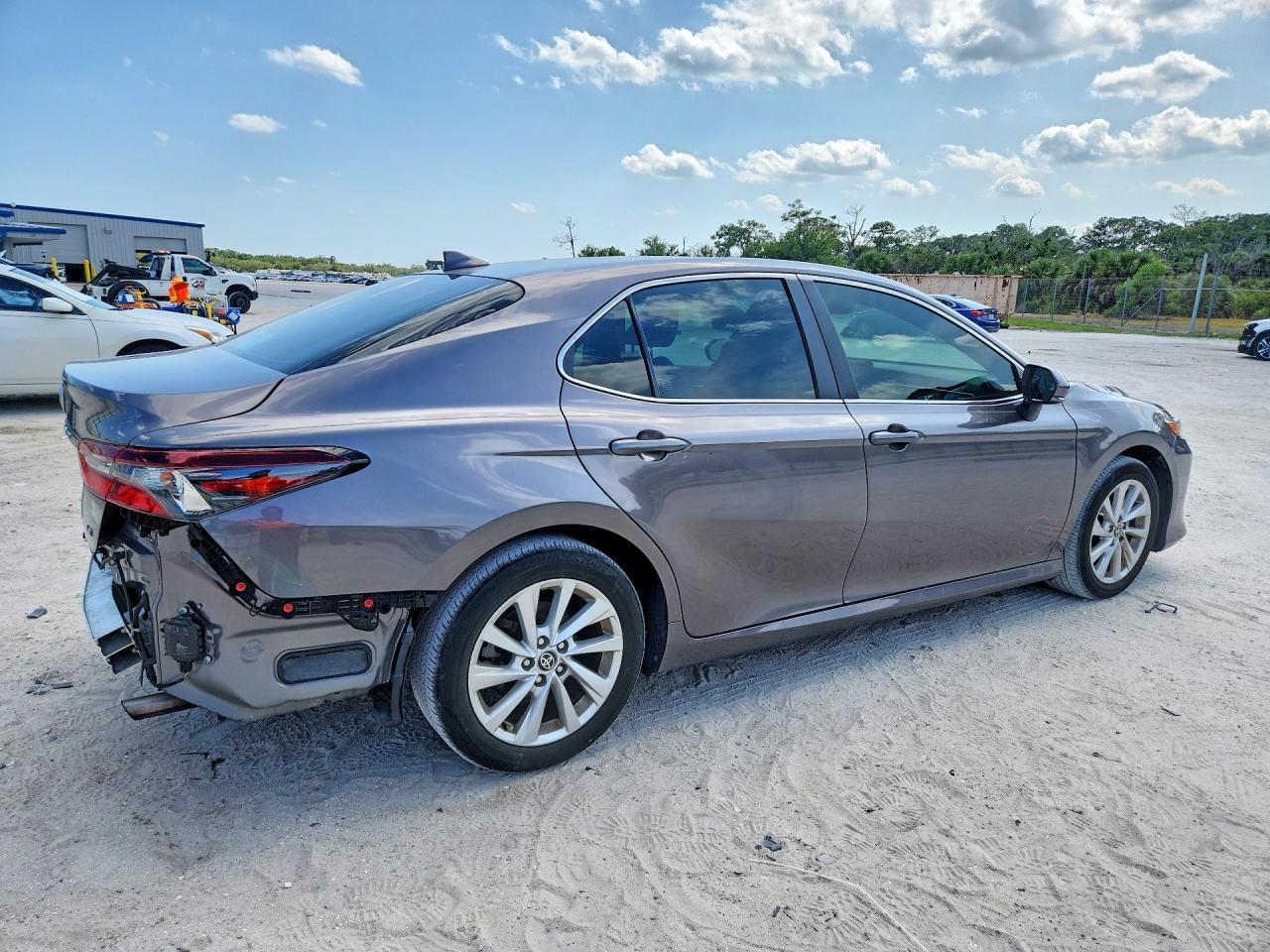 TOYOTA CAMRY 2024 — 4