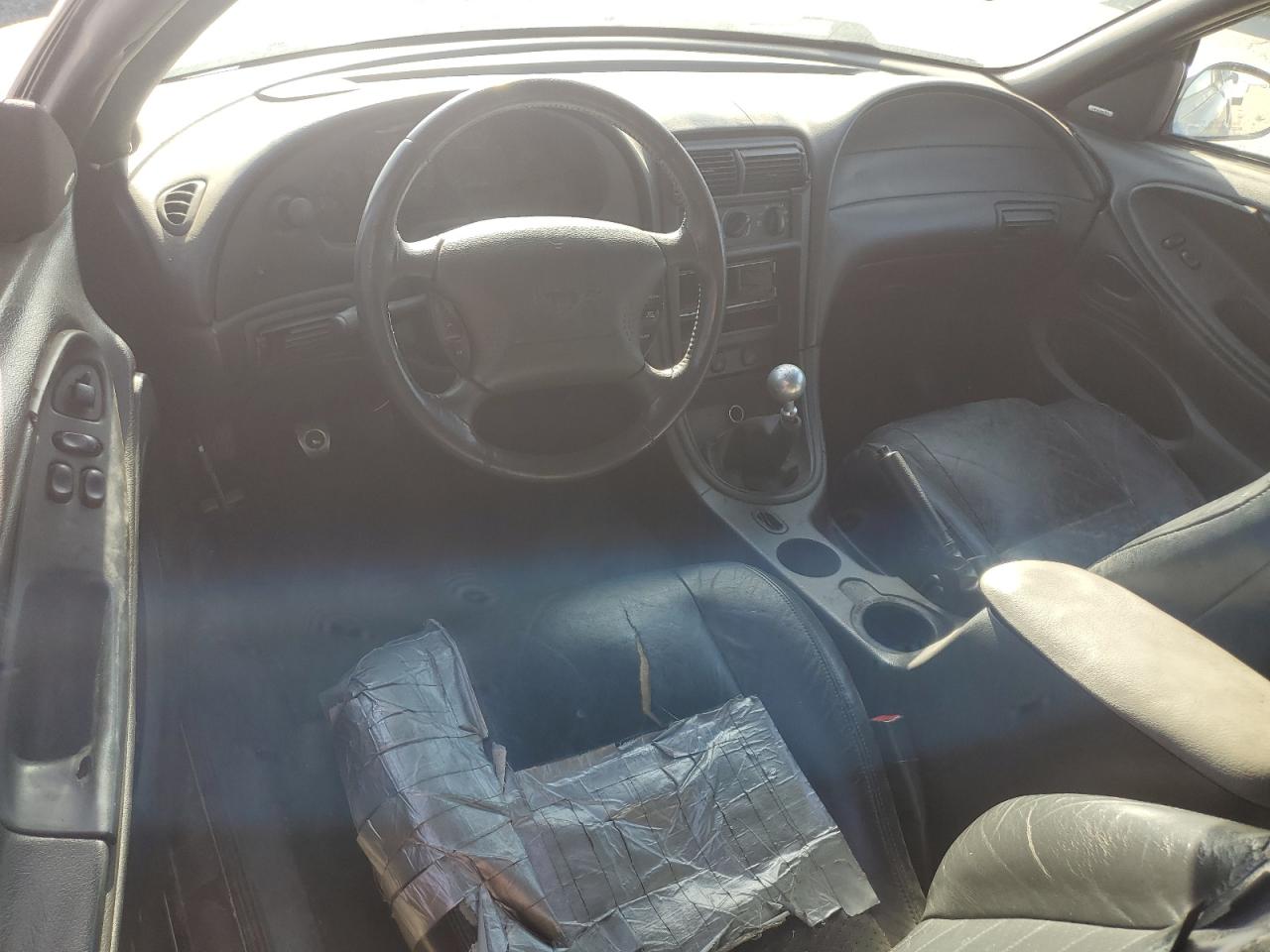 FORD MUSTANG 2002 — 9
