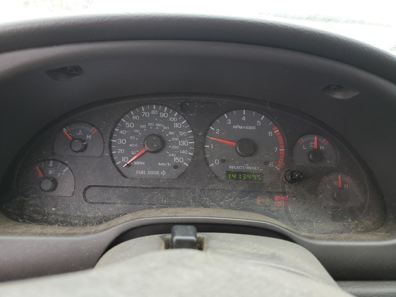 FORD MUSTANG 2002 — 10