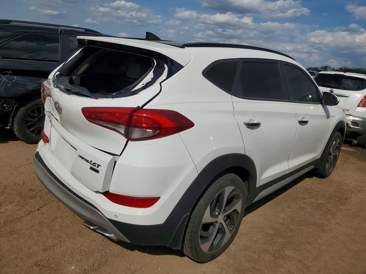 HYUNDAI TUCSON 2018 — 4