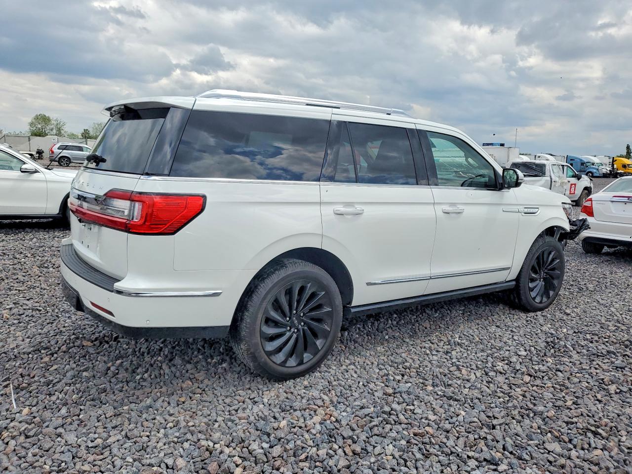 LINCOLN NAVIGATOR 2021 — 4