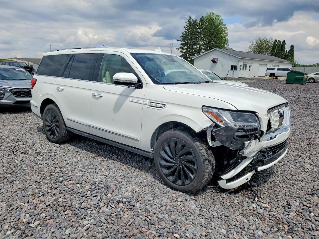 LINCOLN NAVIGATOR 2021 — 5