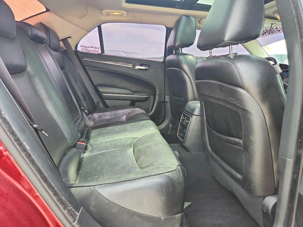 CHRYSLER 300 2019 — 11