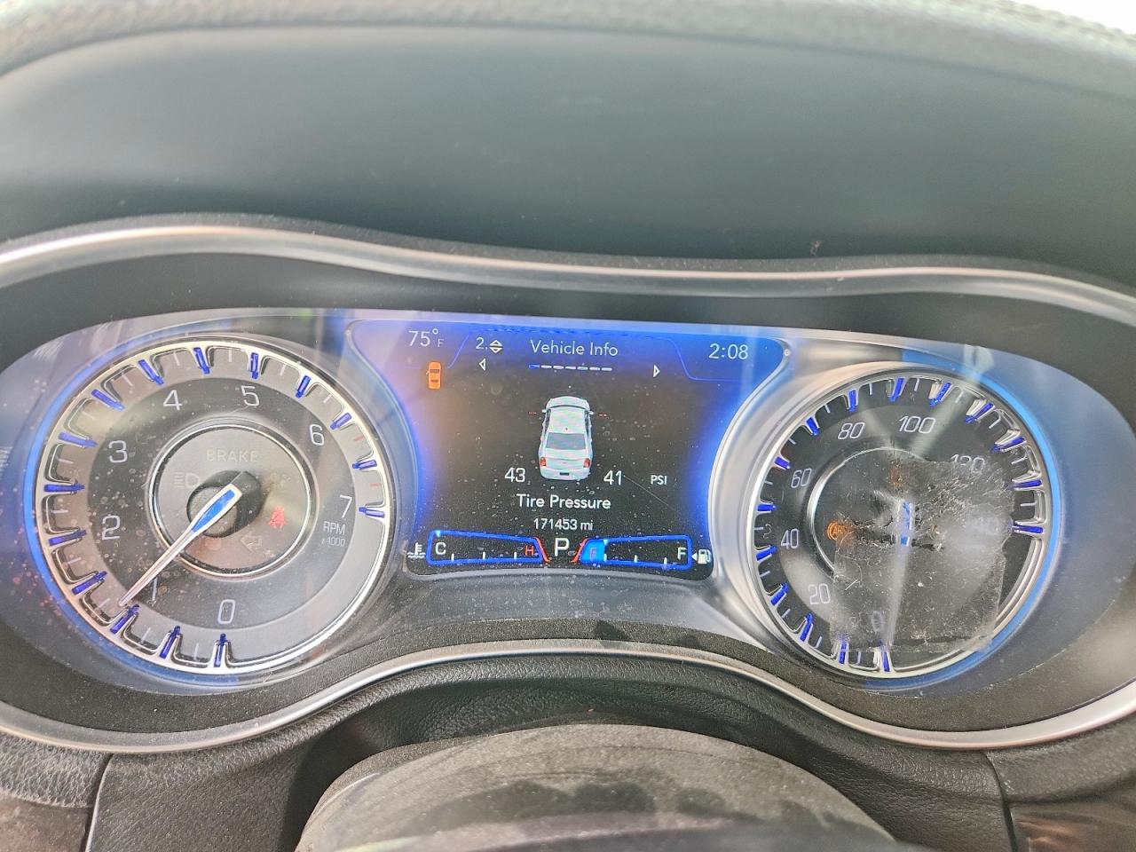 CHRYSLER 300 2019 — 10