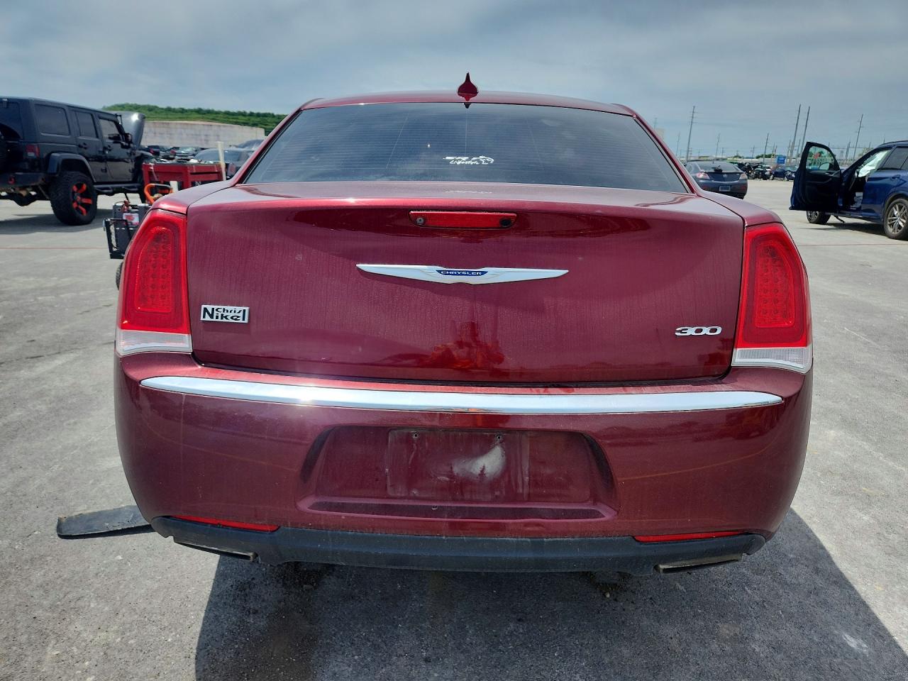 CHRYSLER 300 2019 — 7