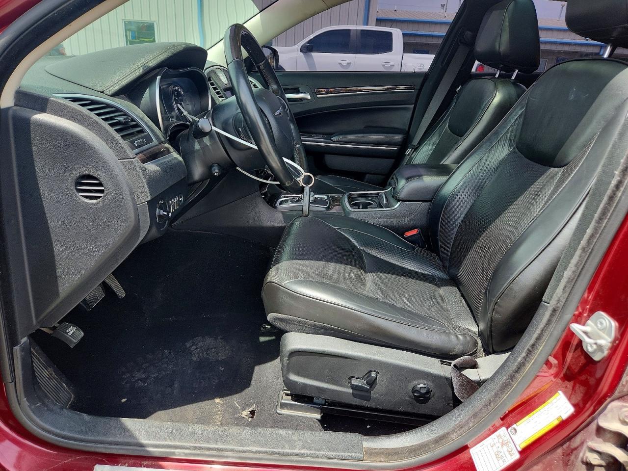 CHRYSLER 300 2019 — 8