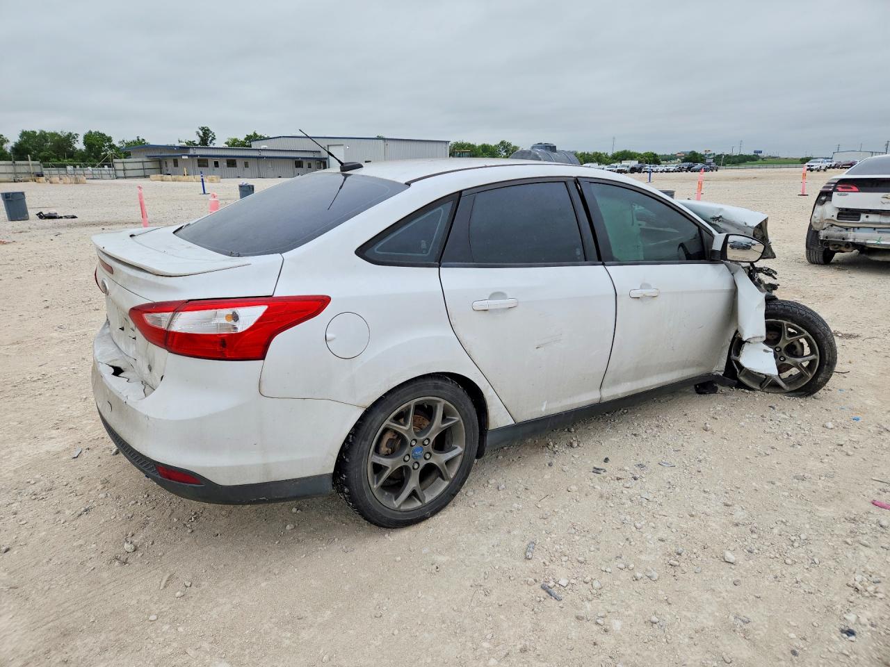 FORD FOCUS SE 2013 — 4