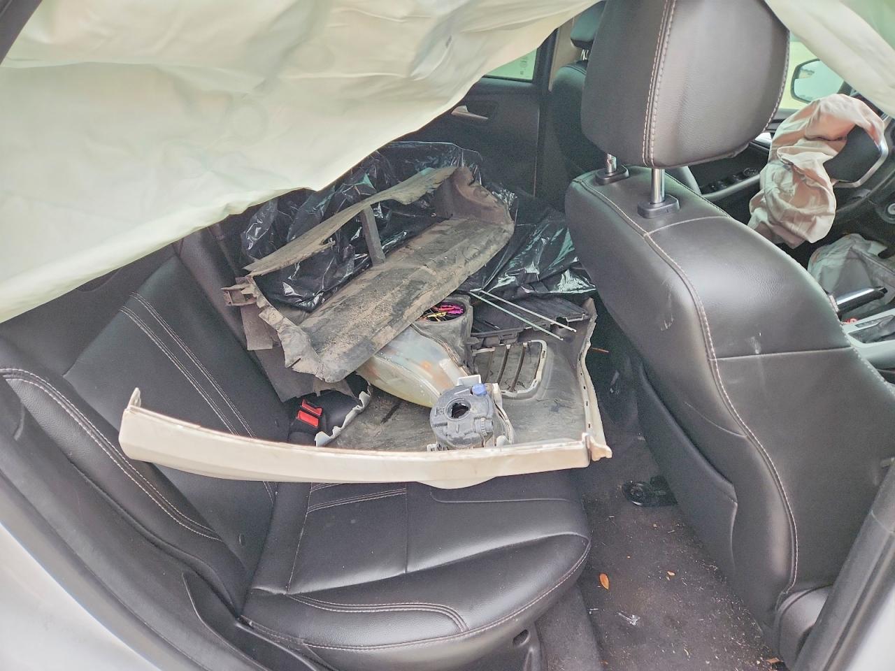 FORD FOCUS SE 2013 — 13