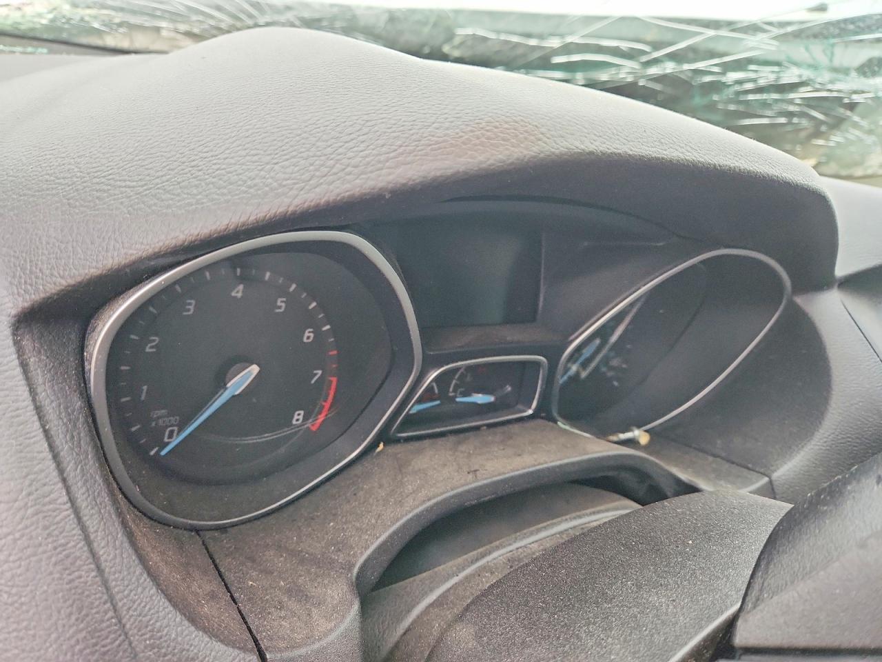 FORD FOCUS SE 2013 — 10