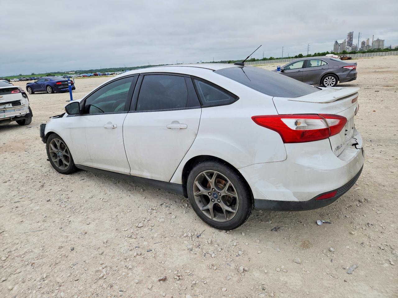 FORD FOCUS SE 2013 — 3