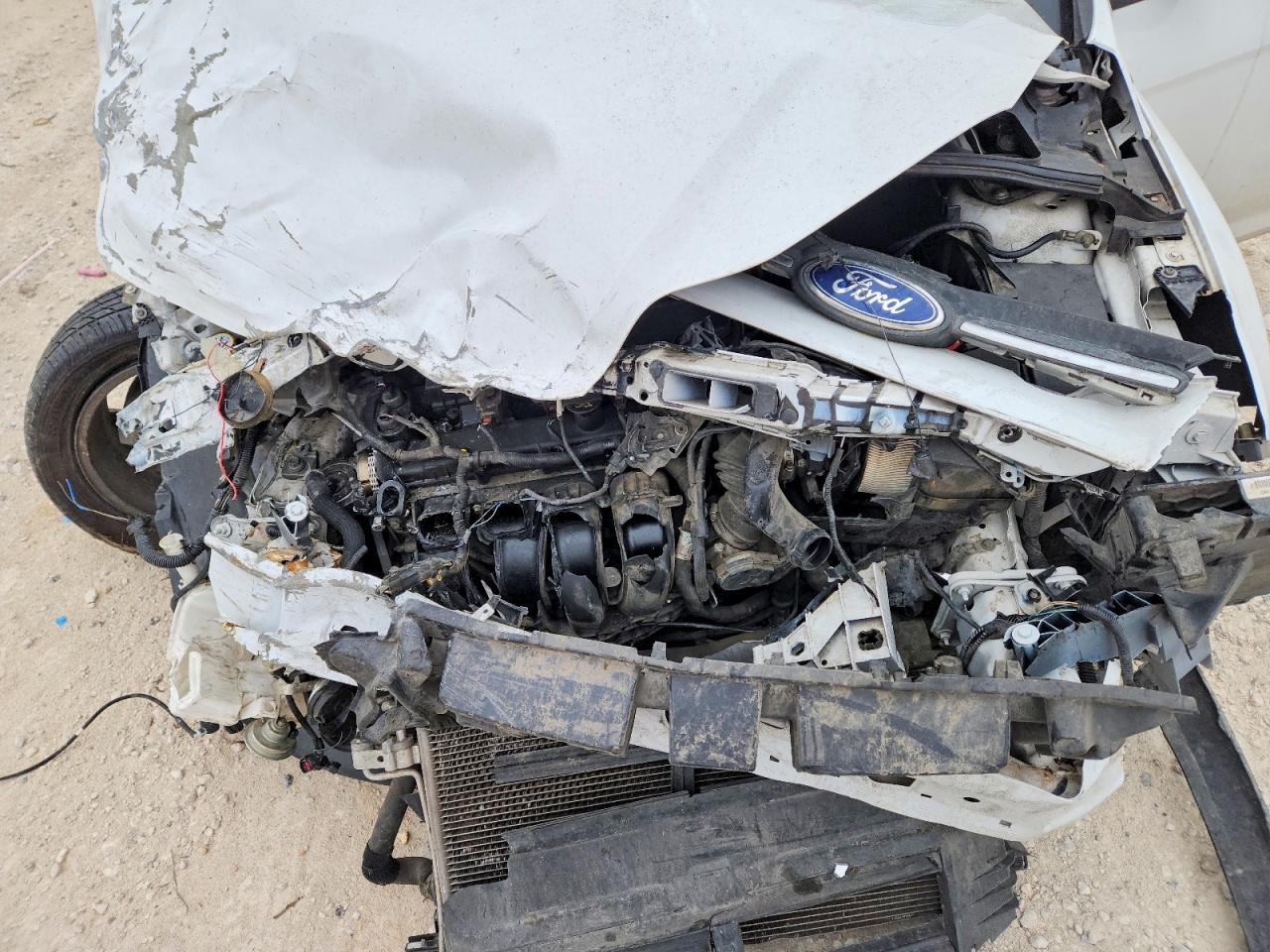 FORD FOCUS SE 2013 — 12