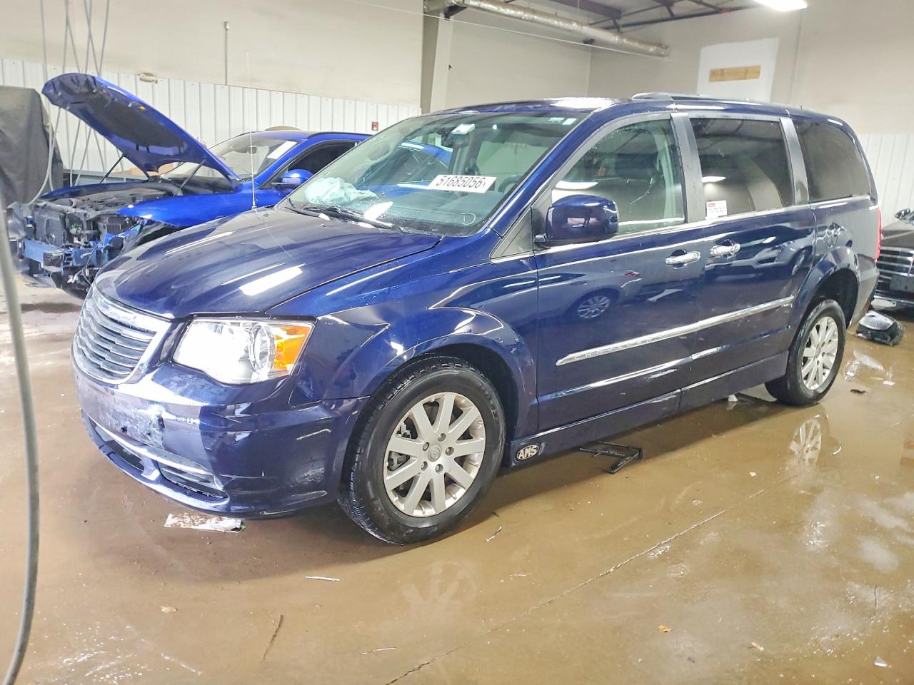 CHRYSLER TOWN & COUNTRY 2016 — 2