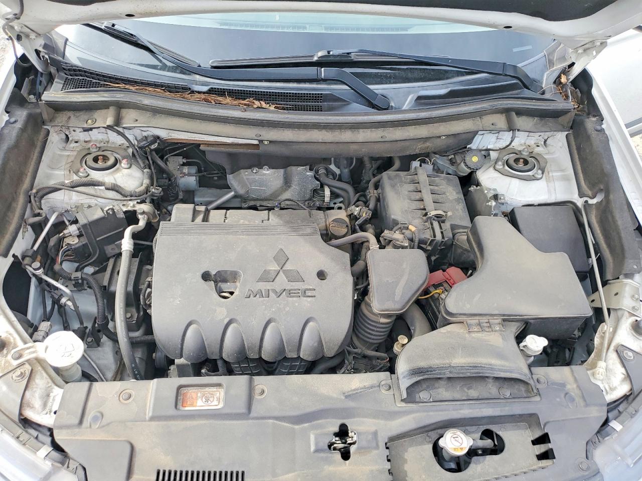 MITSUBISHI OUTLANDER 2019 — 13