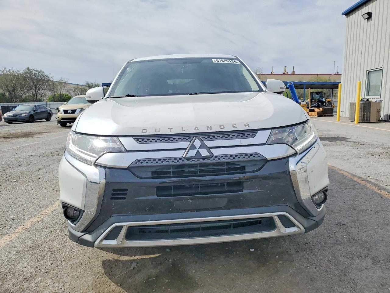 MITSUBISHI OUTLANDER 2019 — 6