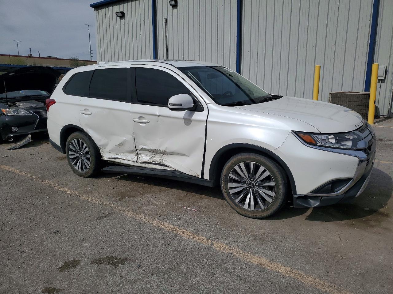MITSUBISHI OUTLANDER 2019 — 5