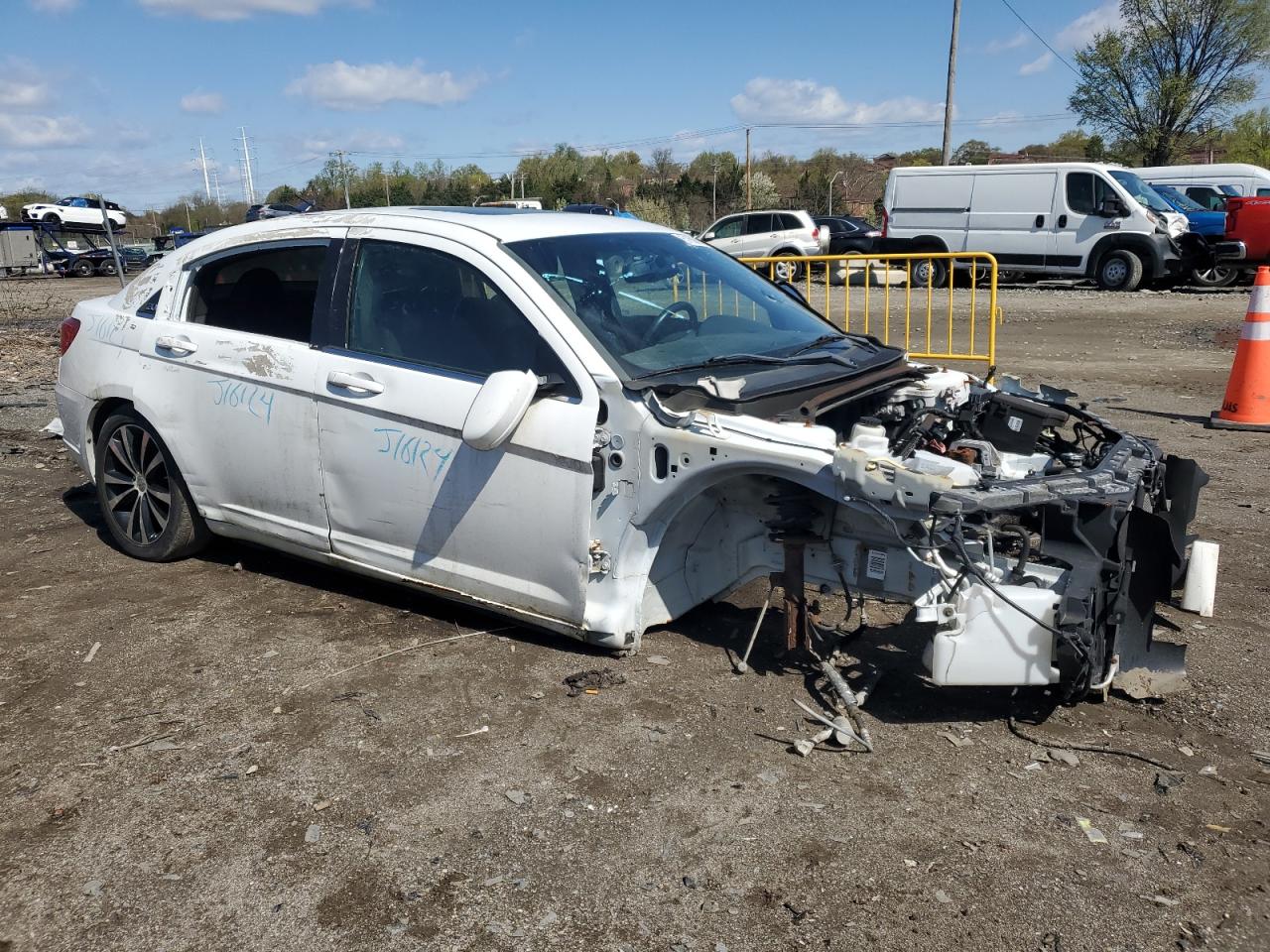 CHRYSLER 200 2013 — 5