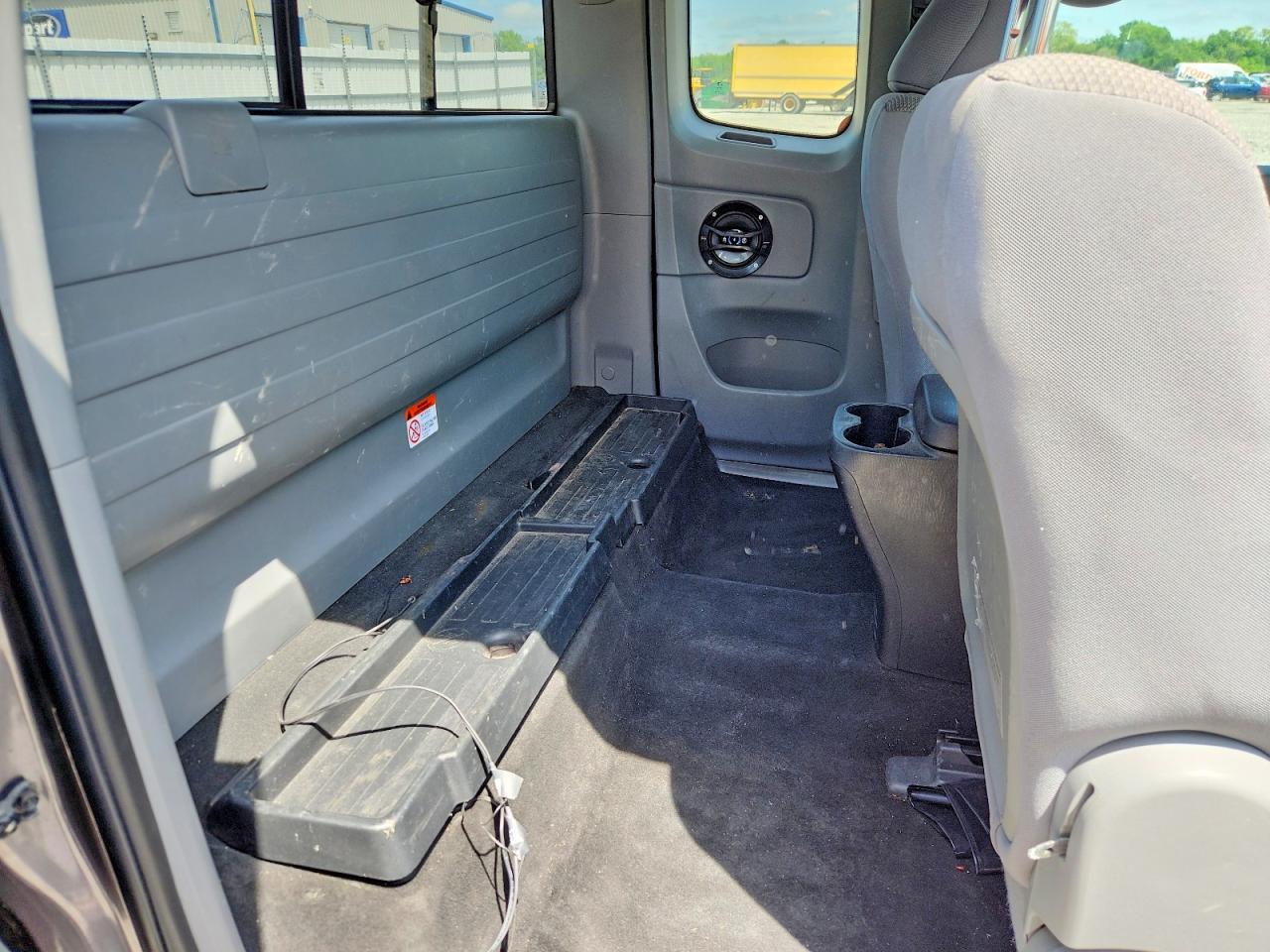 TOYOTA TACOMA 2015 — 11