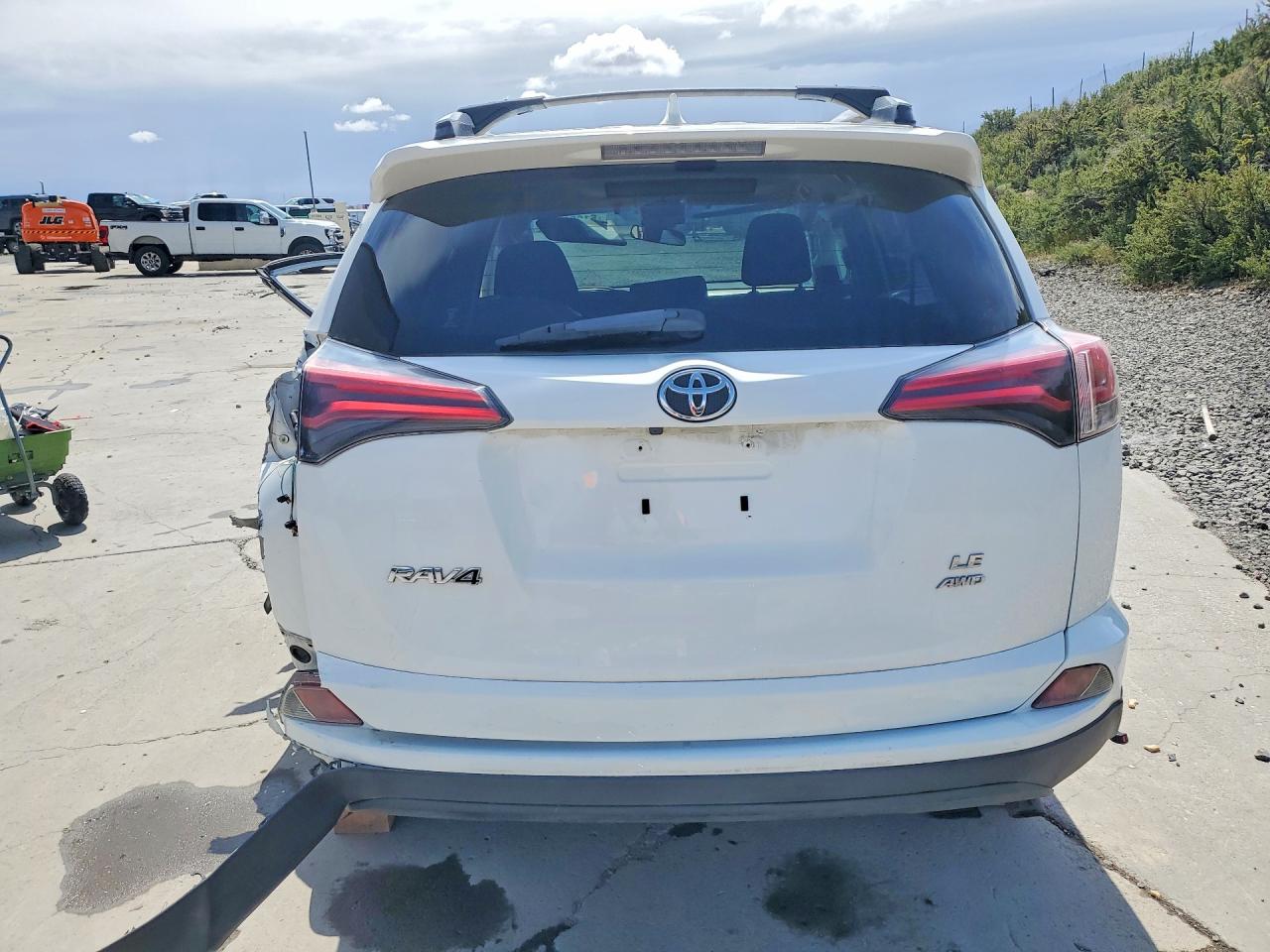 TOYOTA RAV4 2018 — 7