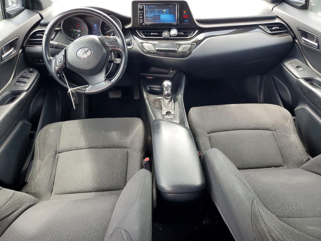 TOYOTA C-HR 2018 — 9