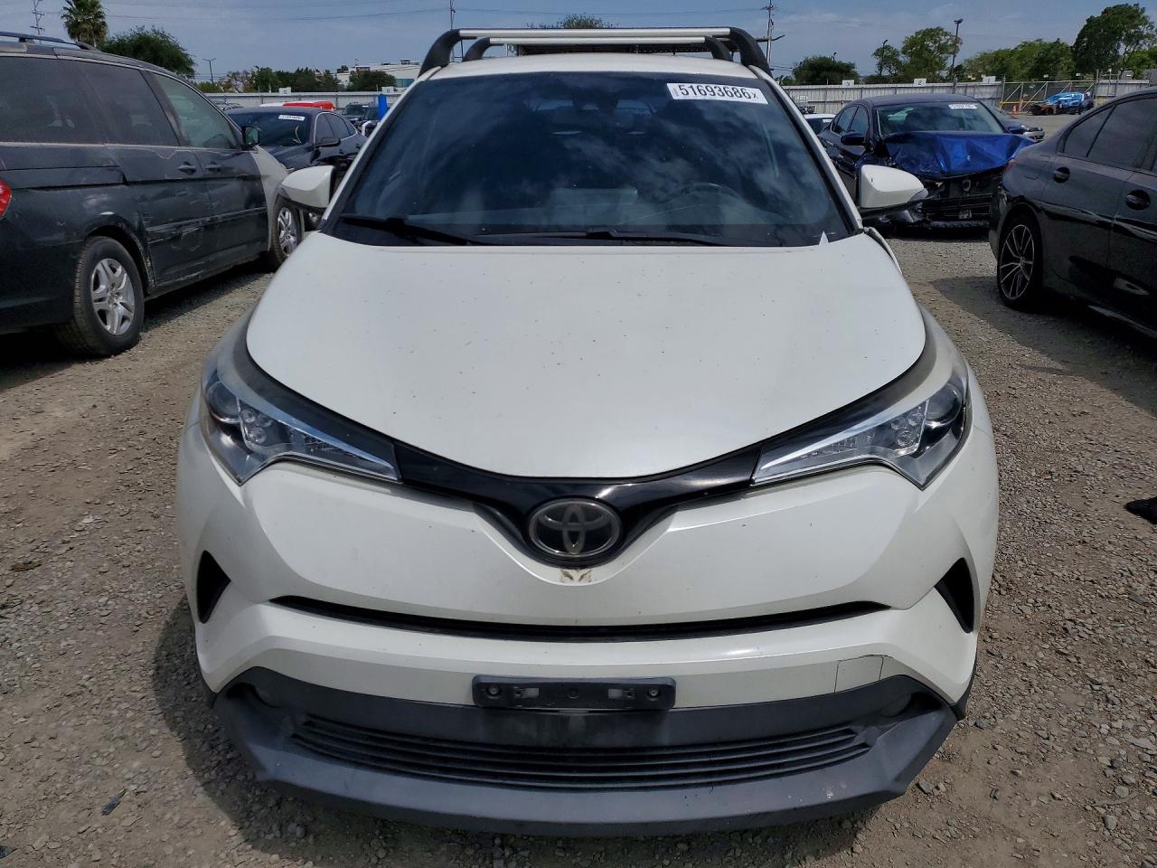 TOYOTA C-HR 2018 — 6