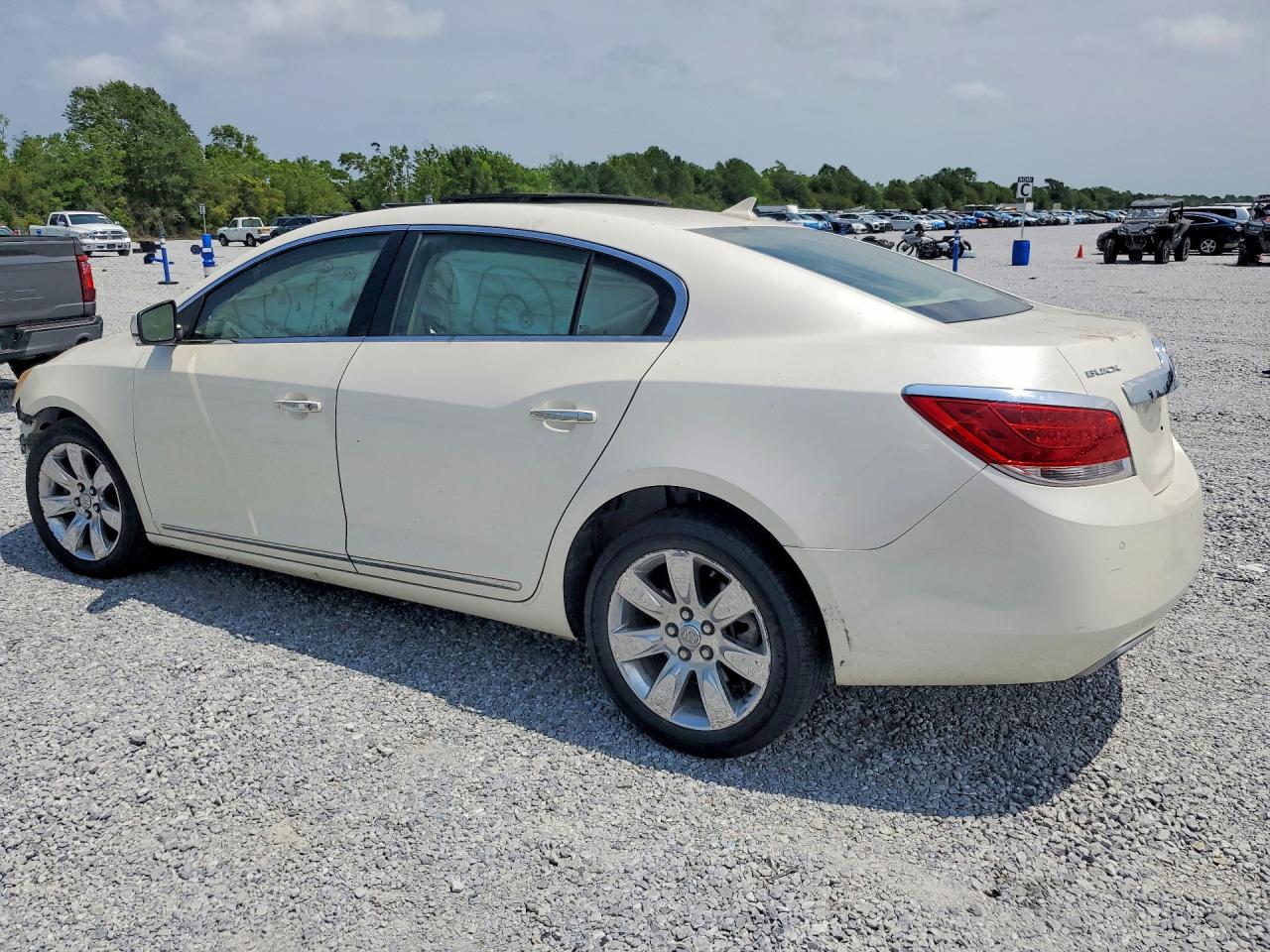 BUICK LACROSSE 2011 — 3