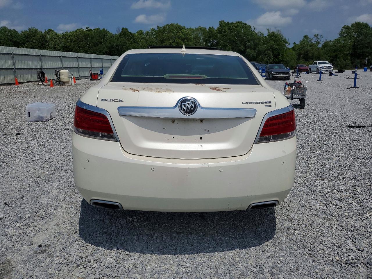 BUICK LACROSSE 2011 — 7