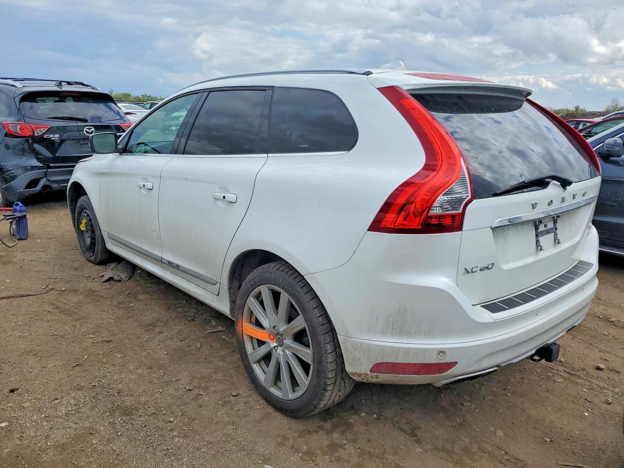 VOLVO XC60 2017 — 3