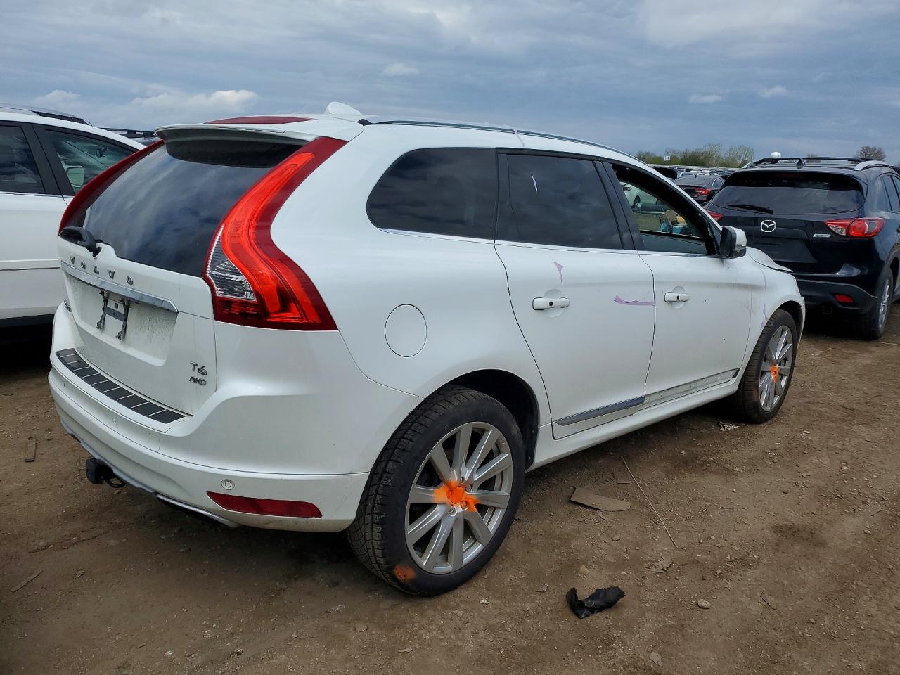 VOLVO XC60 2017 — 4