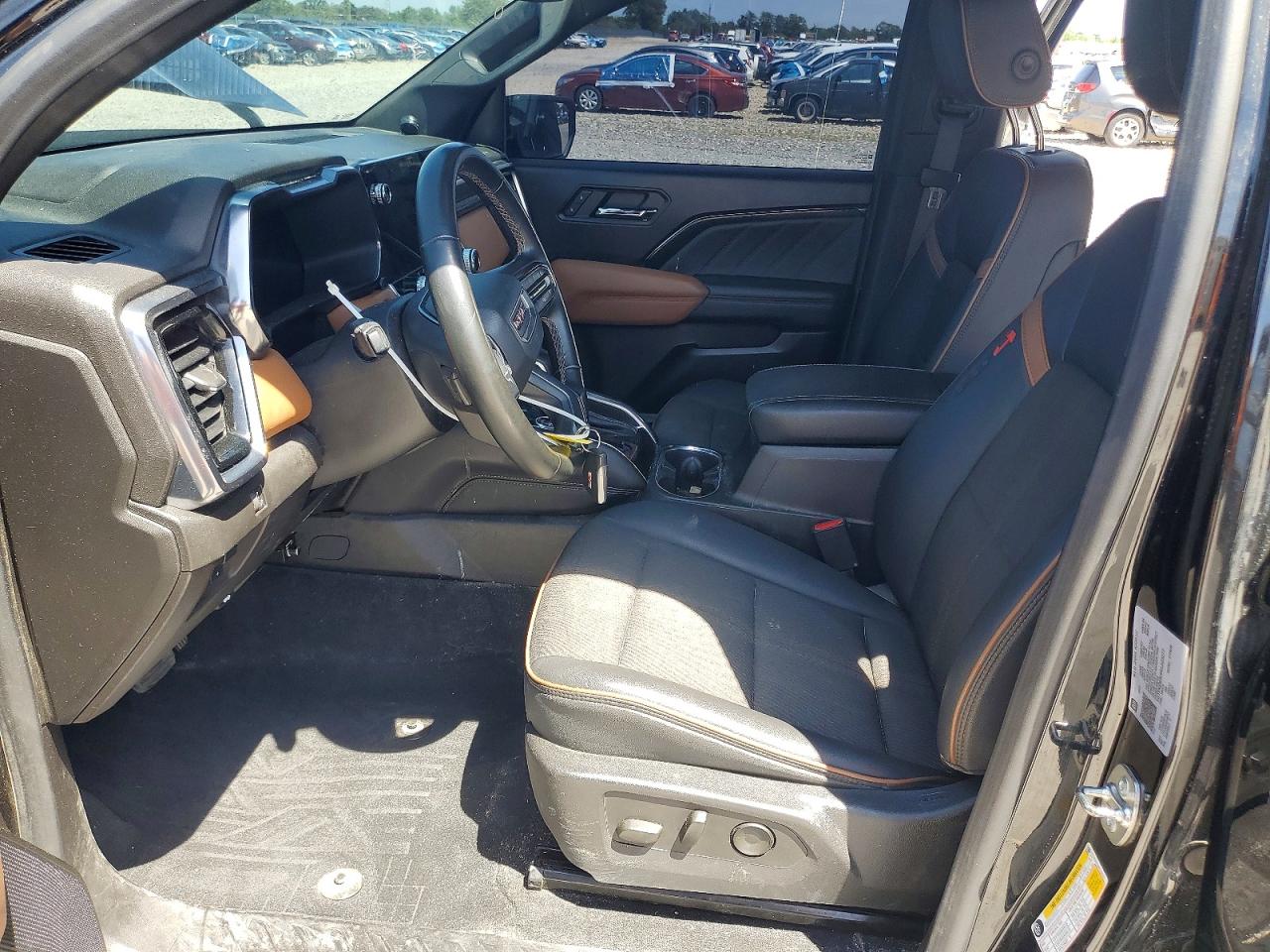 GMC CANYON 2024 — 8