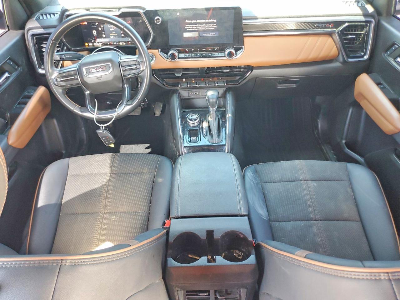 GMC CANYON 2024 — 9