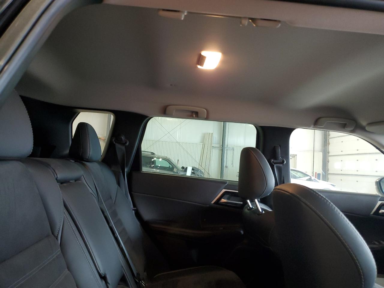 MITSUBISHI OUTLANDER 2023 — 12