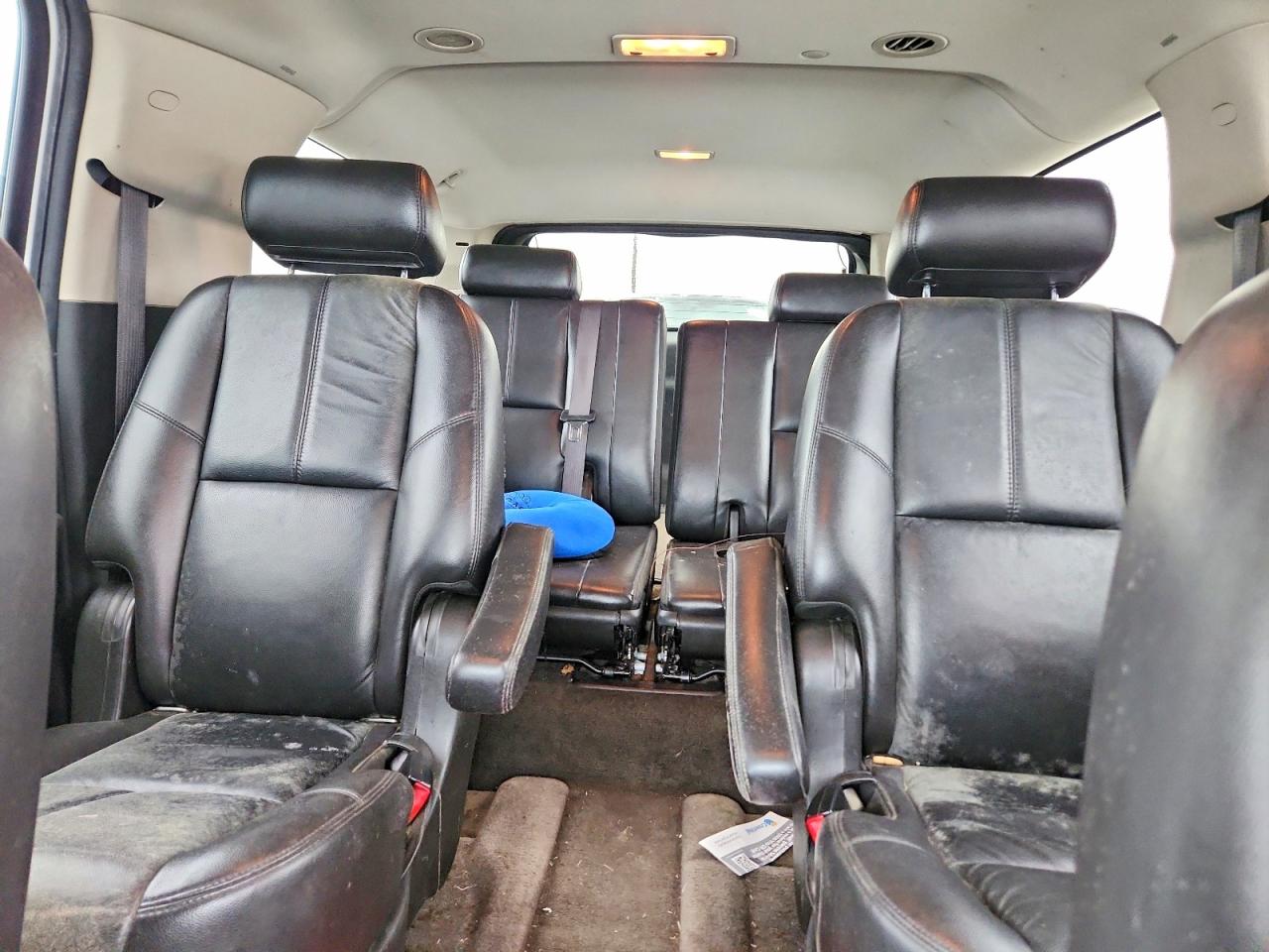CHEV SUBURBAN 2008 — 11